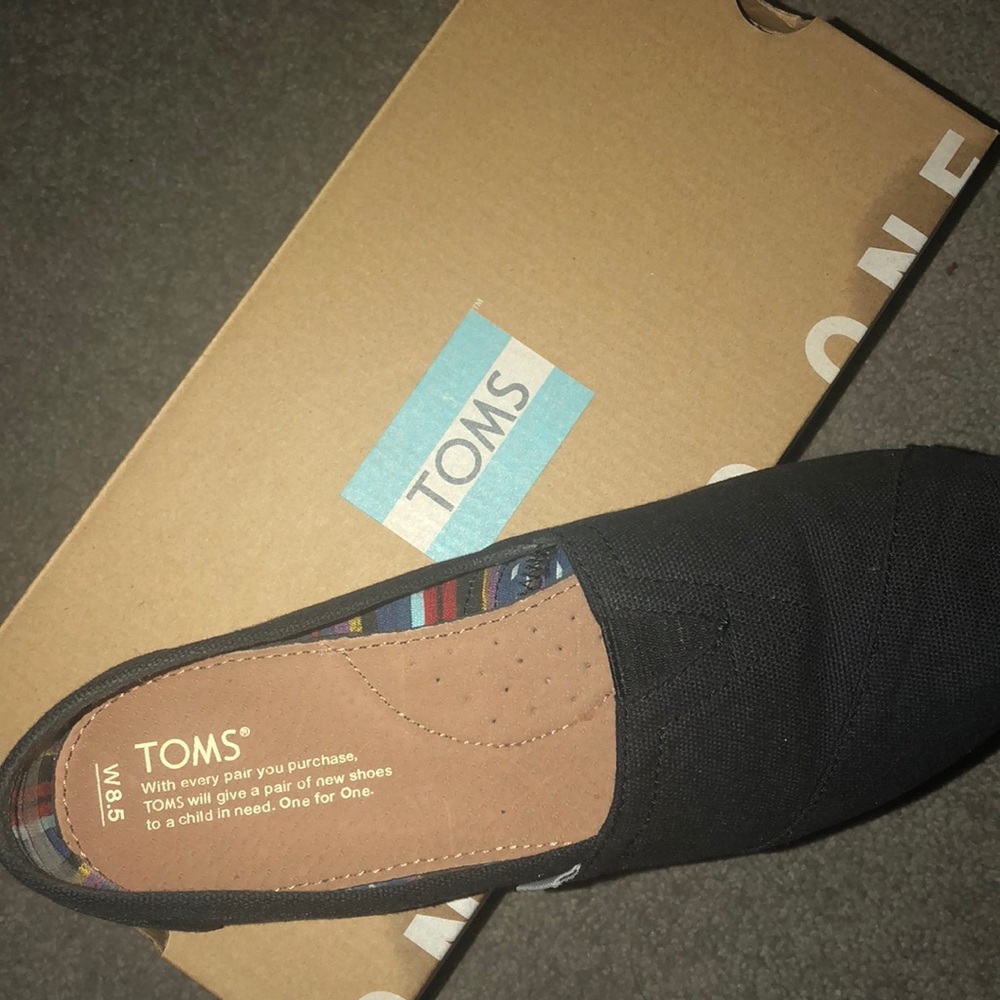 Tom’s shoes